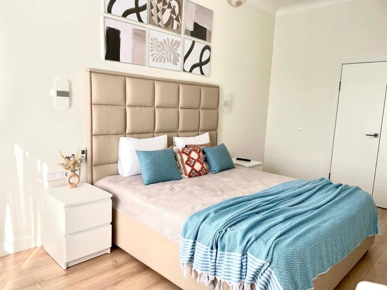 Жк Бизнес Класса Atameken, Рядом Трц Мega По Розыбакиева Almaty Apartment